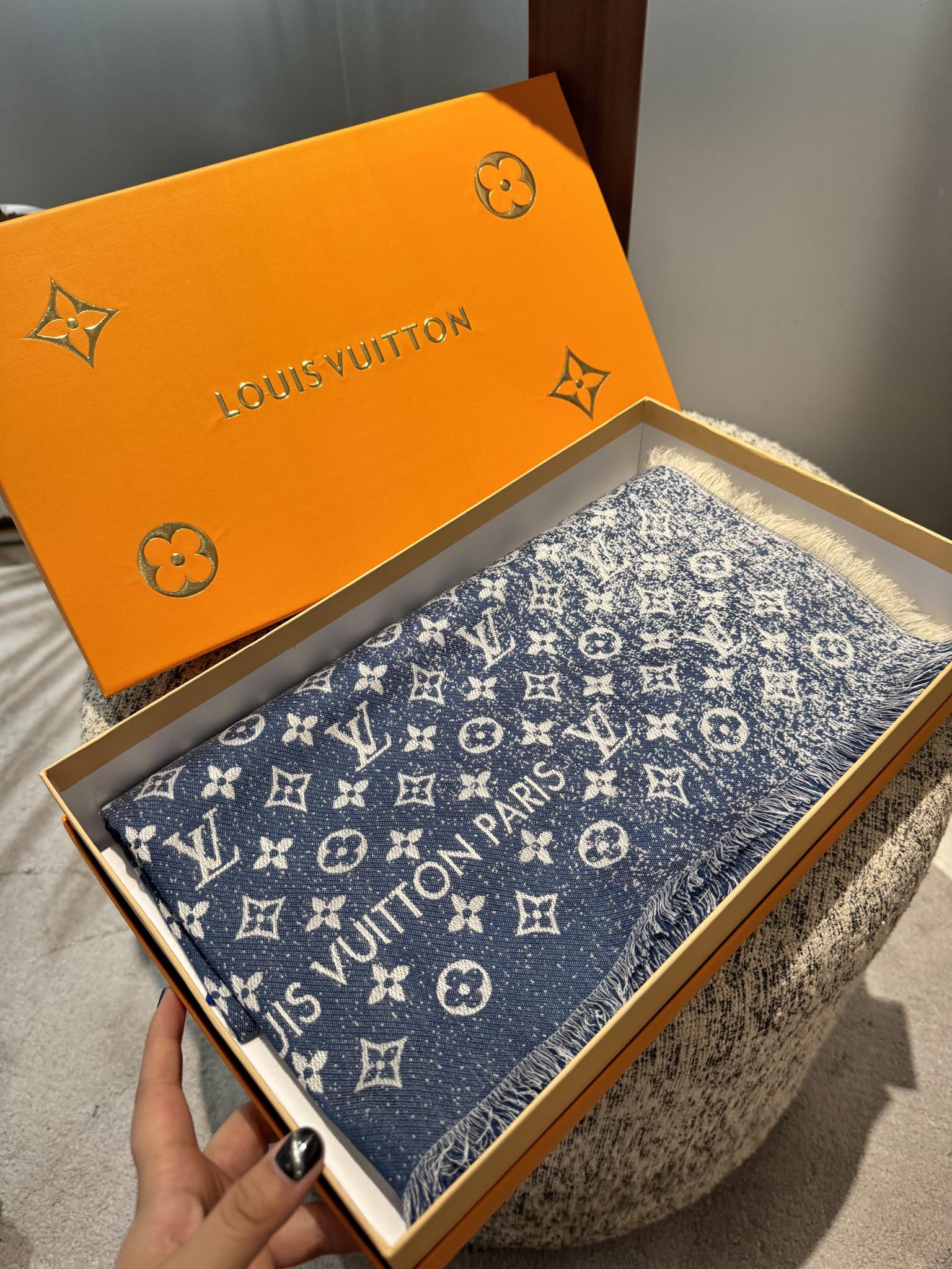 LV Monogram Jacquard Denim Shawl M78228